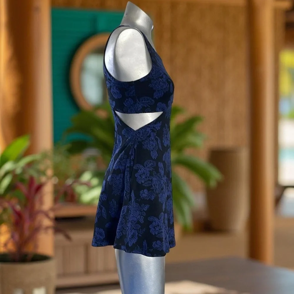 Mimi Chica Elegant Blue Floral Dress size XS - Picture 4 of 5